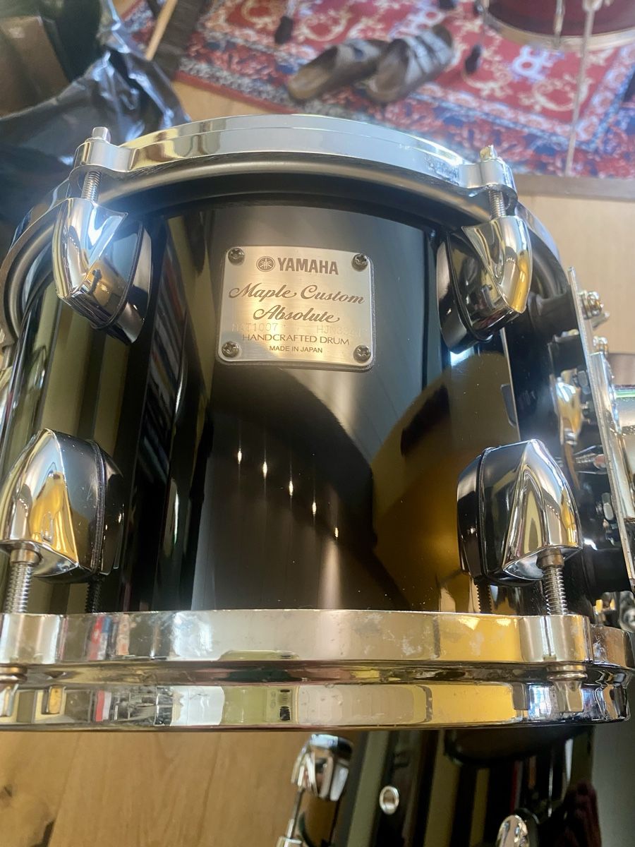 Yamaha Strumenti musicali: Yamaha Maple Custom Absolute Piano Black 18/10/12/14  – Usato da Laconnex venduto da BoumTchiBoumBoum 3