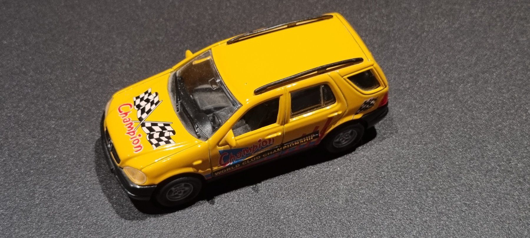 Mercedes-Benz Modellautos: Mercedes Benz M-Class, SUV Champion – Gebraucht aus Lachen SZ von LinDiscount 1