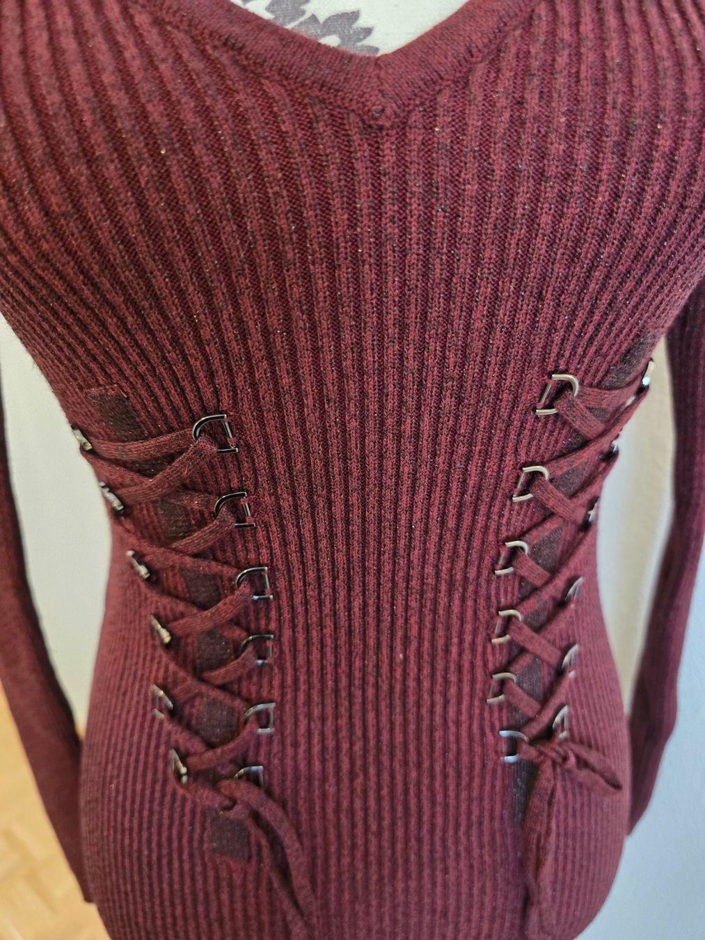 Guess Vestiti: Robe pull GUESS neuve avec étiquette – Nuovo e nell'imballaggio originale da Genève venduto da cec_d6pg 2