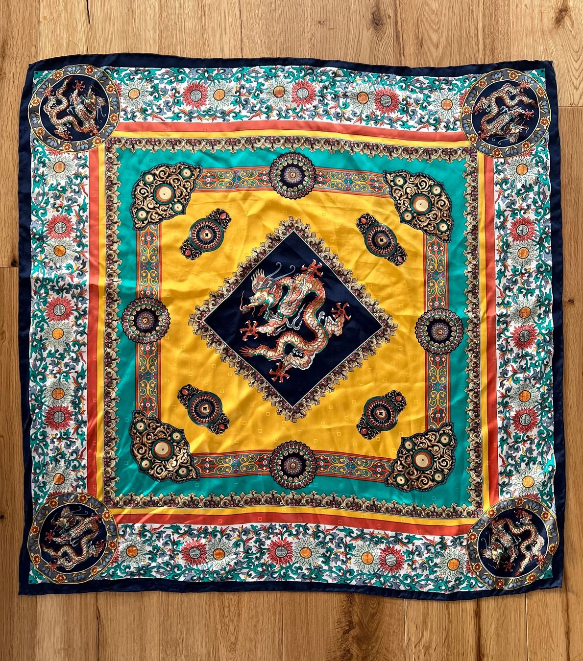 Foulard & Sciarpe: Foulard 100% Seide Drache – Nuovo (secondo la descrizione) da Meisterschwanden venduto da Sbw01