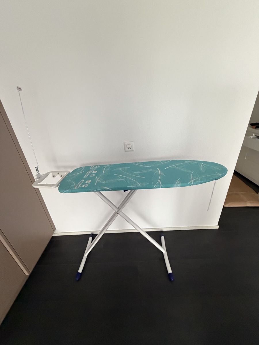 Leifheit Assi da stiro: Table à repasser Leifheit Air Active M, état impeccable – Nuovo (secondo la descrizione) da Estavayer-le-Lac venduto da Oberson