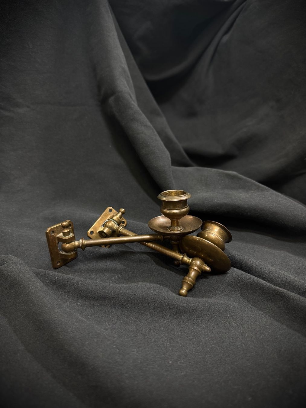 Portacandele: Vintage - Antique Brass Candlestick Holders Set 2 Wall Mount – Usato da Bern venduto da nkink 1