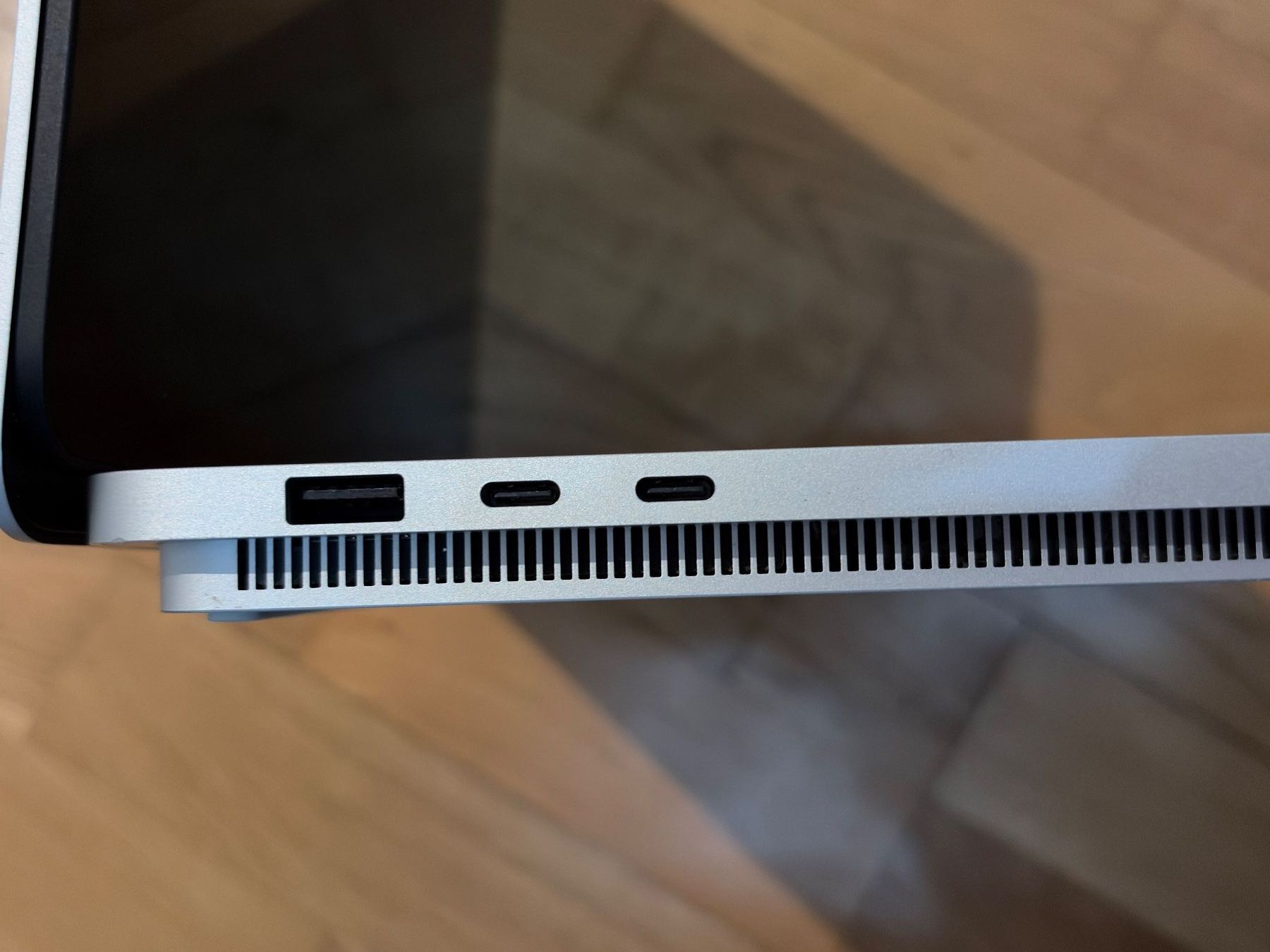Microsoft Notebook: Microsoft Surface Laptop Studio 2, i7, 64GB RAM, 2TB SSD, RT – Usato da Bülach venduto da travellinglight 2