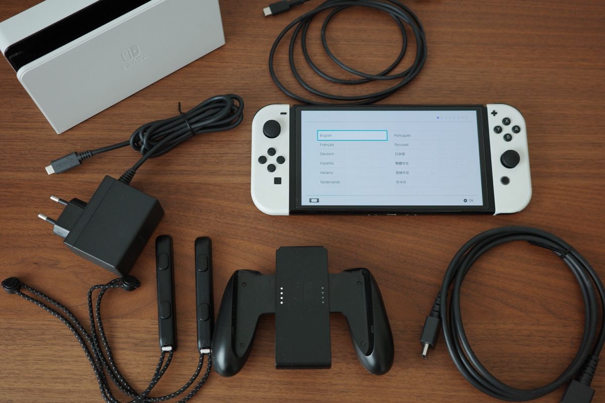 Nintendo Console: Nintendo Switch OLED – Neuwertiger Zustand – Usato da Kloten venduto da SpaceInvader