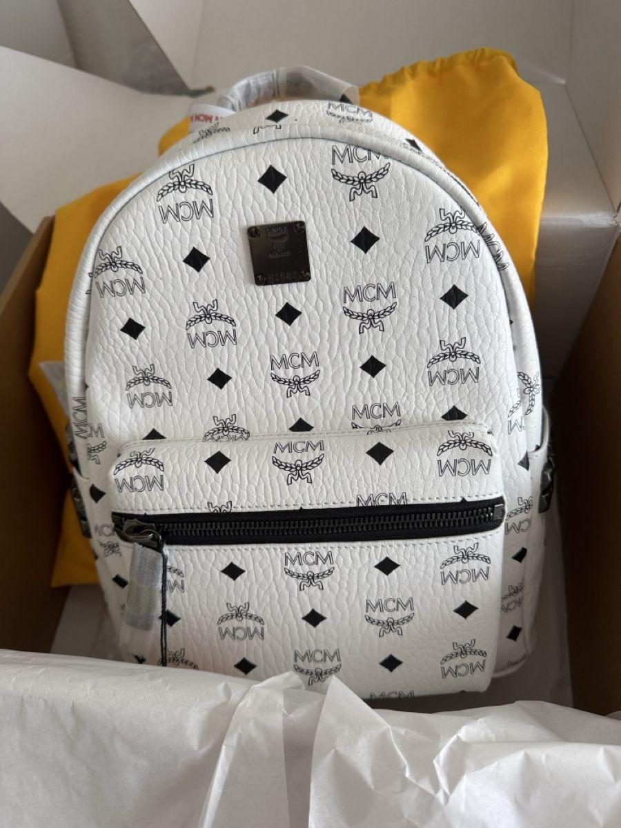 Mcm Zaini: MCM RUCKSACK SIGNATURE WEISS  SIDESTUDS – Nuovo e nell'imballaggio originale da Wohlen AG venduto da rol_8r5l