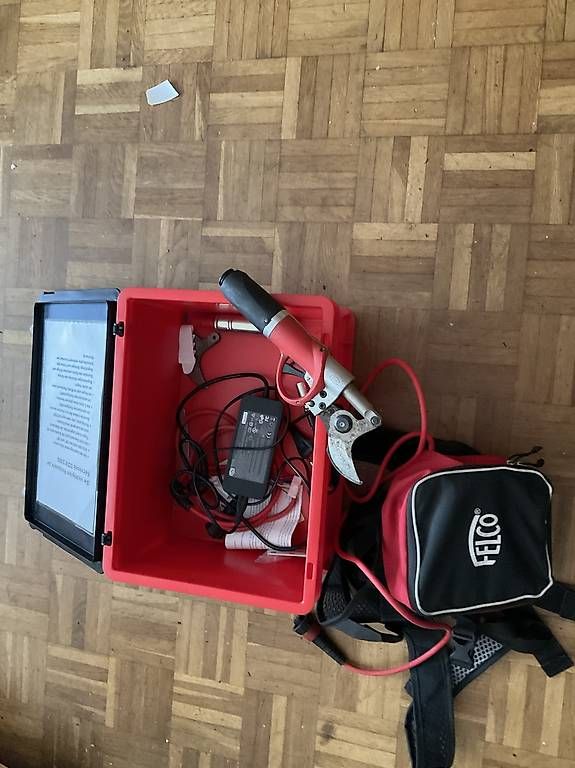 Tutti gli attrezzi: FELCO SCHERE ELEKTRISCH – Usato da Nürensdorf venduto da Karussell16
