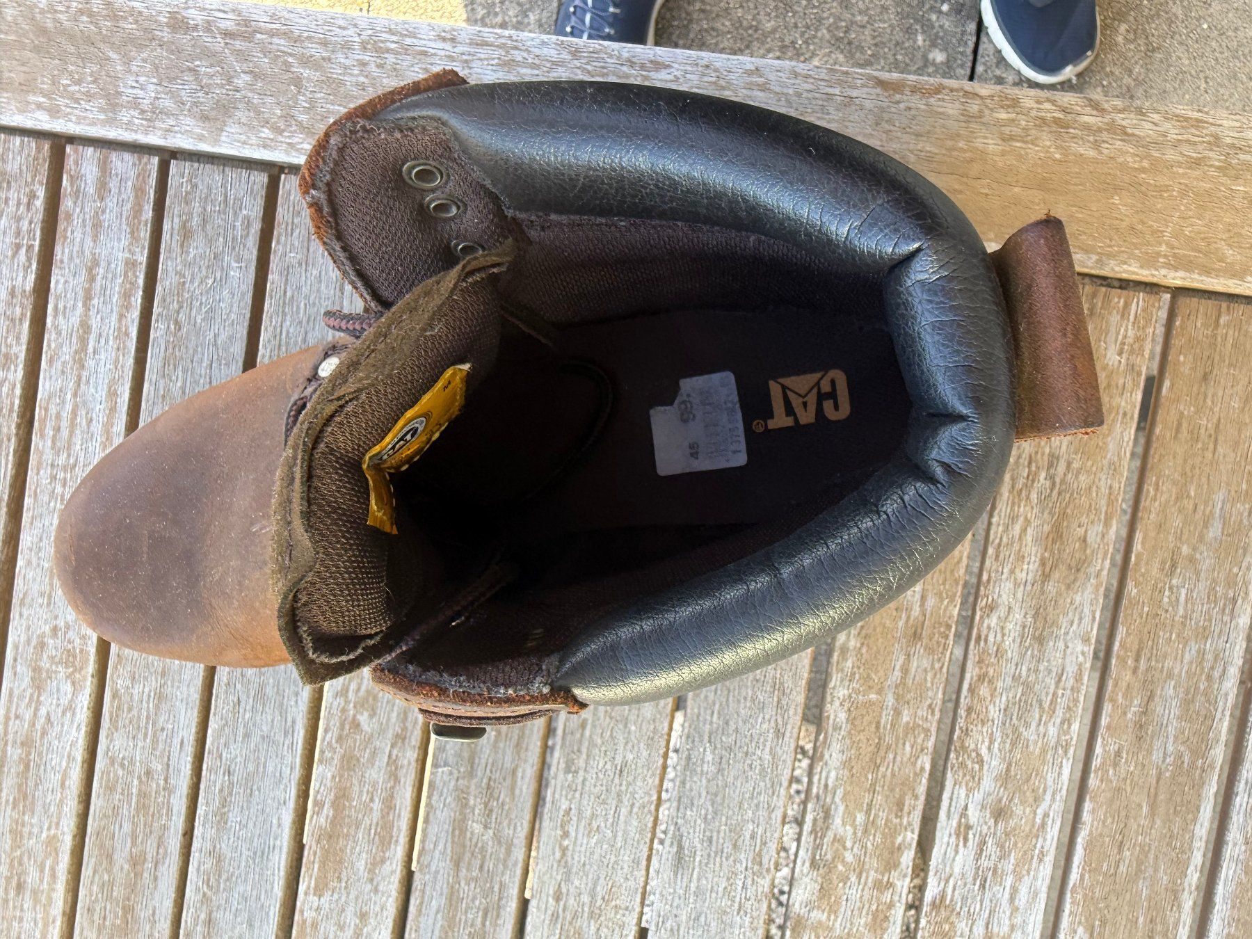 Caterpillar Herrenschuhe: CARTERPILLAR (Oil Resistant) Arbeitsschuhe, braun, Grösse 45 – Gebraucht aus Konolfingen von mbeuggert 1