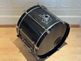 Mapex Mars Bass Drum 22x18” - Great Condition with New Heads