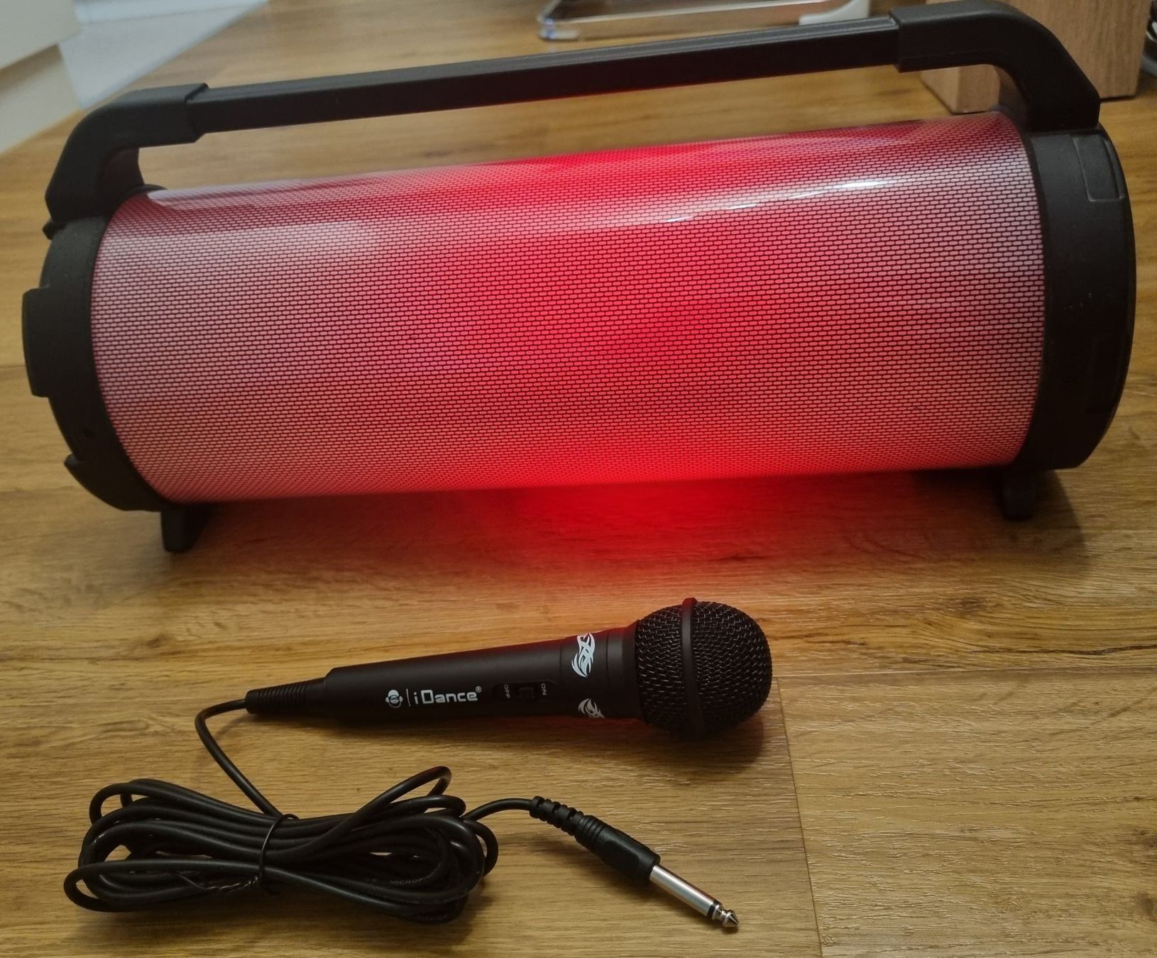 Casse acustiche: Haut-parleur/boxe Cyclone 1000x avec lumière et micro – Usato da Delémont venduto da elena_neuhaus