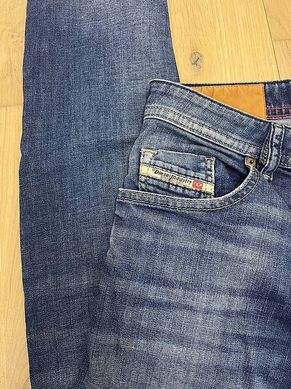 Jeans: Original Diesel Jeans – Usato da Muri b. Bern venduto da Merliner01