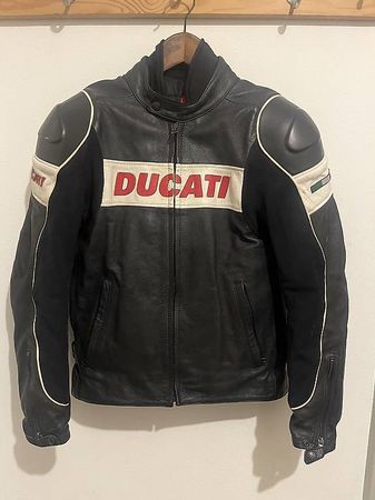 Giacca Ducati Dainese in pelle in ottimo stato