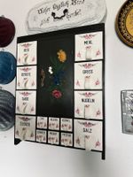Vorratsschrank mit 12 Porzellanschütten Vintage floral