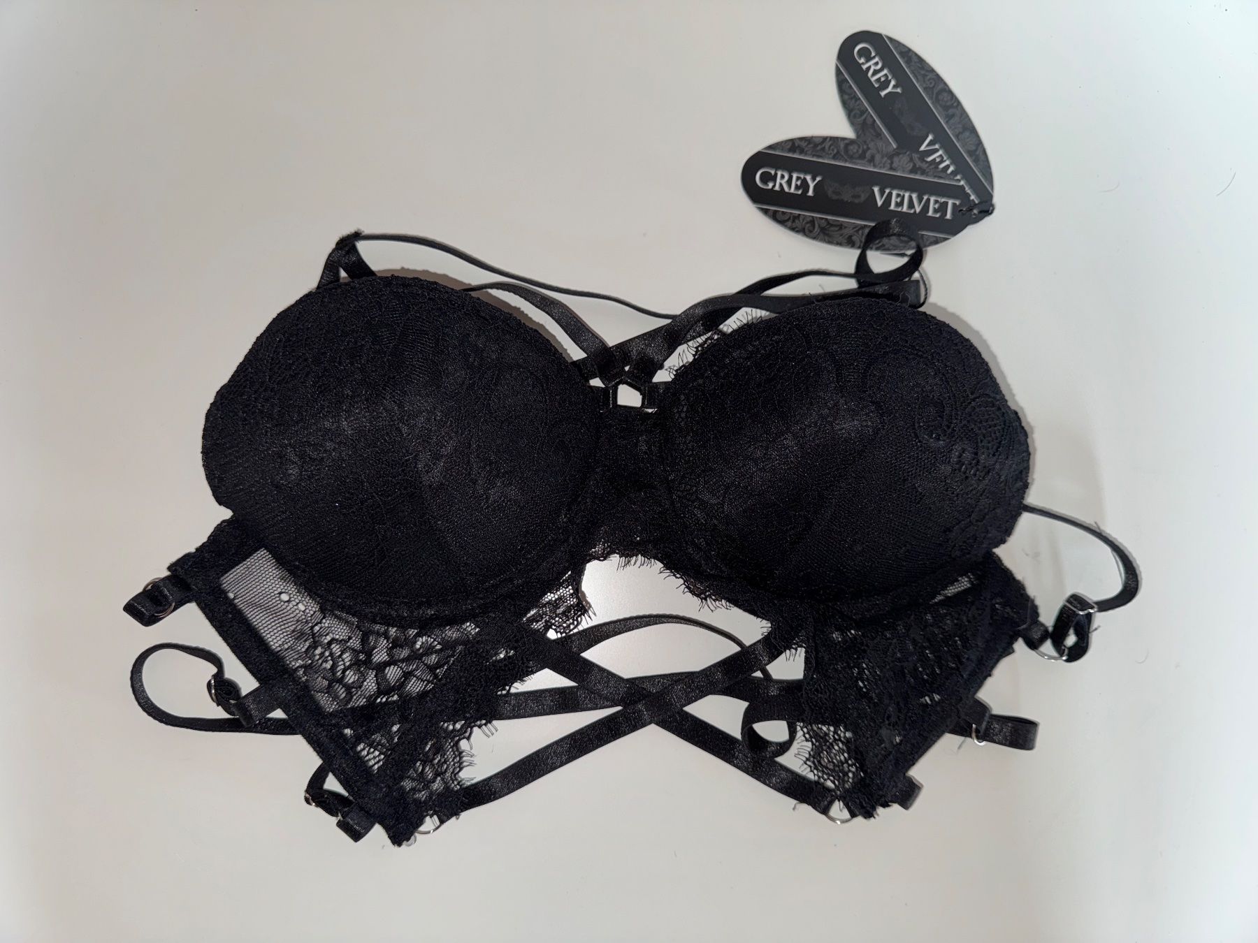 Altra biancheria intima: sehr ausgefallener schwarzer BH Gr. M – Usato da Grosswangen venduto da shoes.bags.and.co