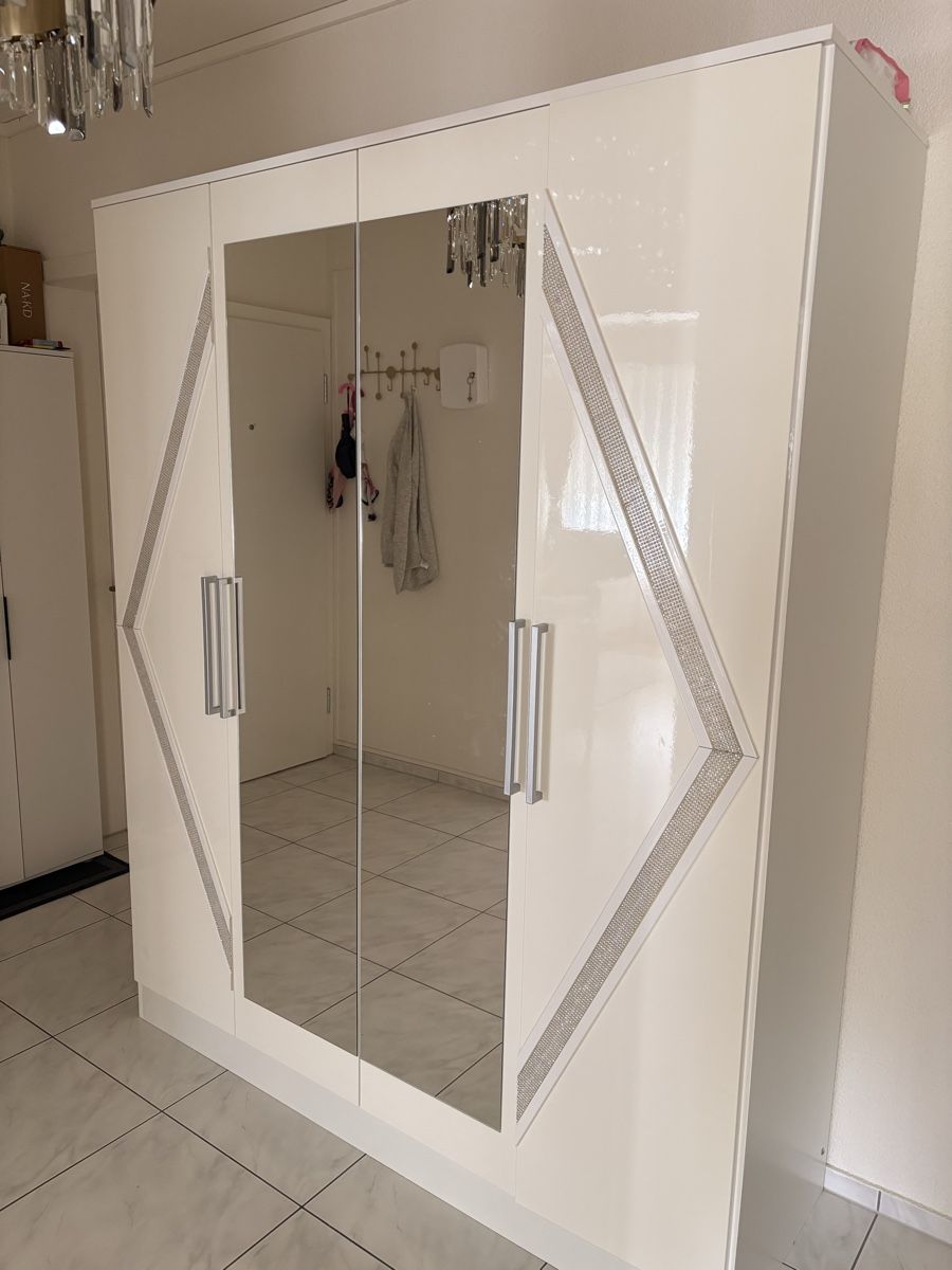 Armadi: Kleiderschrank  – Usato da Basel venduto da Lady_591-184_