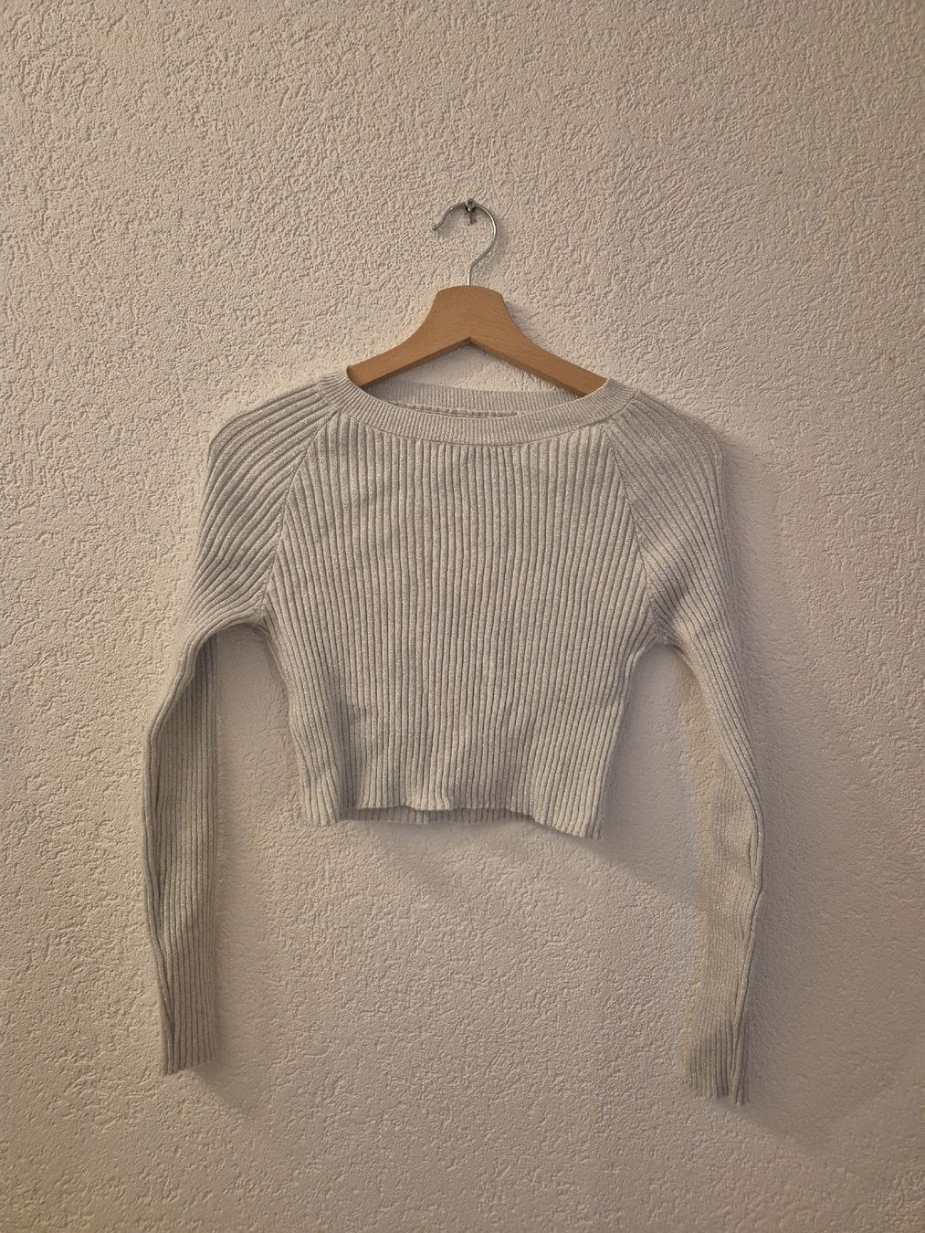 Top: Pull crop gris brillant  – Nuovo (secondo la descrizione) da Neuchâtel venduto da Cor4