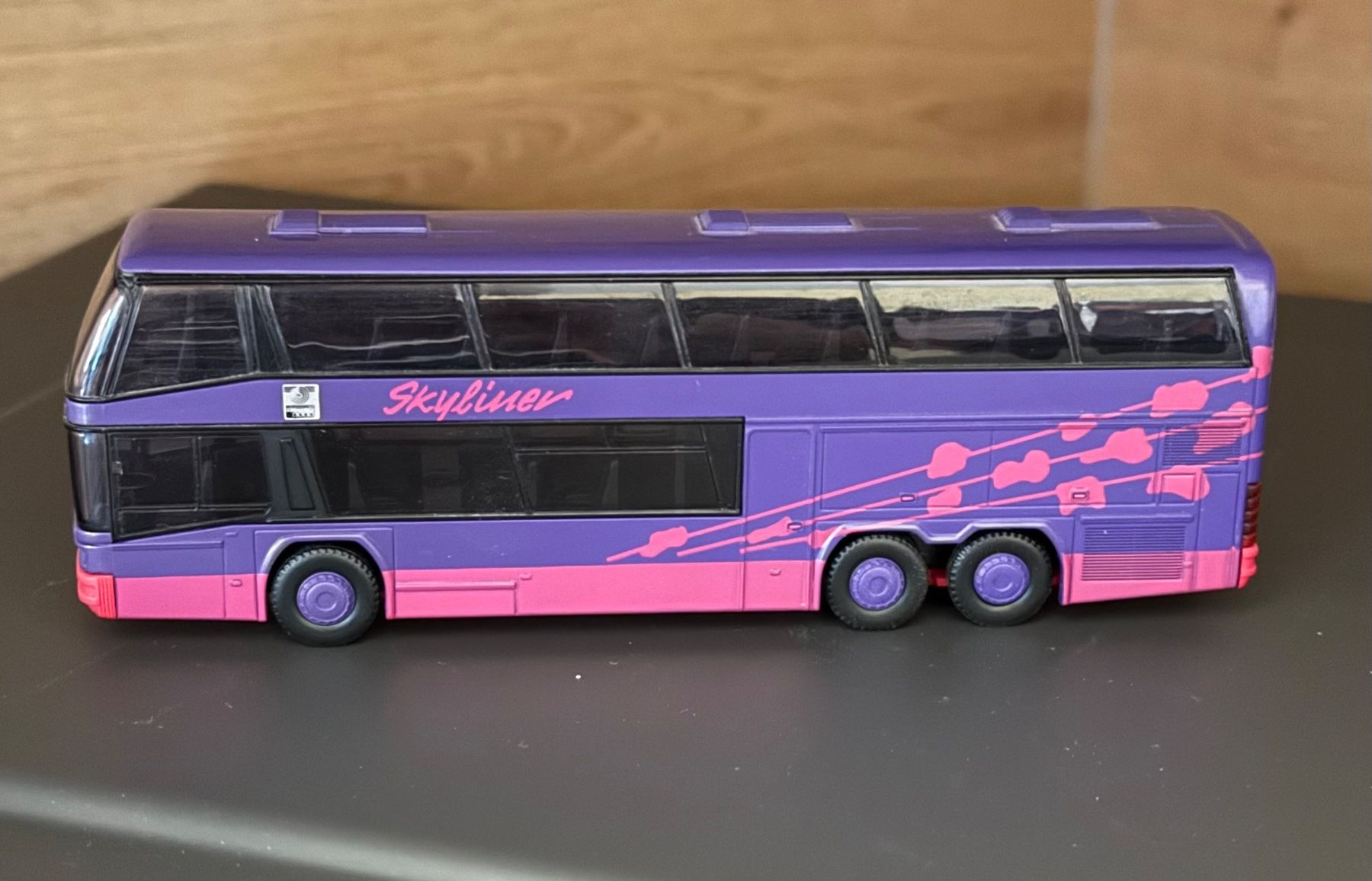 Rietze Kit di modellismo & Modellini statici: Reisebus Neoplan Skyliner Doppeldecker - Rietze – Nuovo (secondo la descrizione) da Charmey (Gruyère) venduto da Schimmelblau