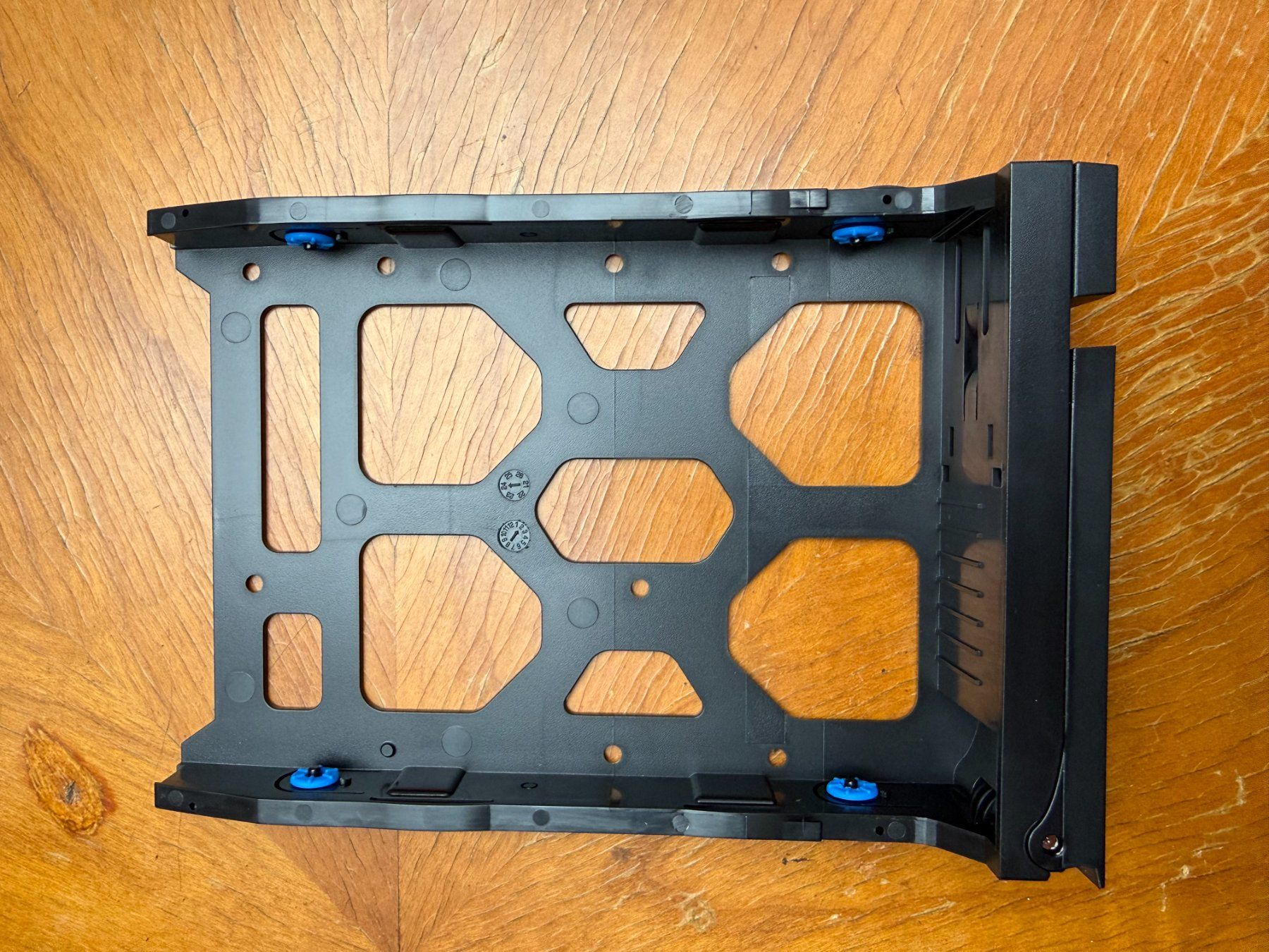 Qnap Server: QNAP 2x No-key disk trays – Neu und originalverpackt aus Bülach von Dciric 2