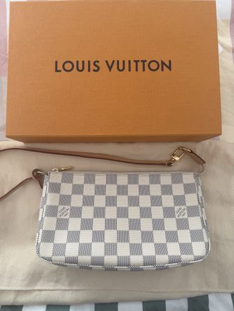Louis Vuitton Pochette