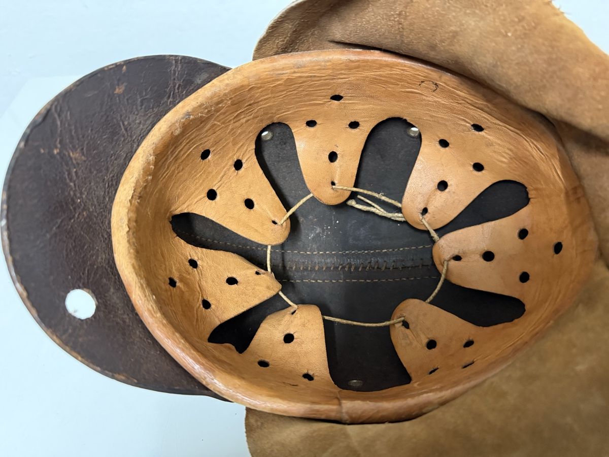 Abiti antichi: Oldtimer Mottorad Aviatic Autos Helm Lederhelm – Usato da Riehen venduto da MaestroImperatore 5