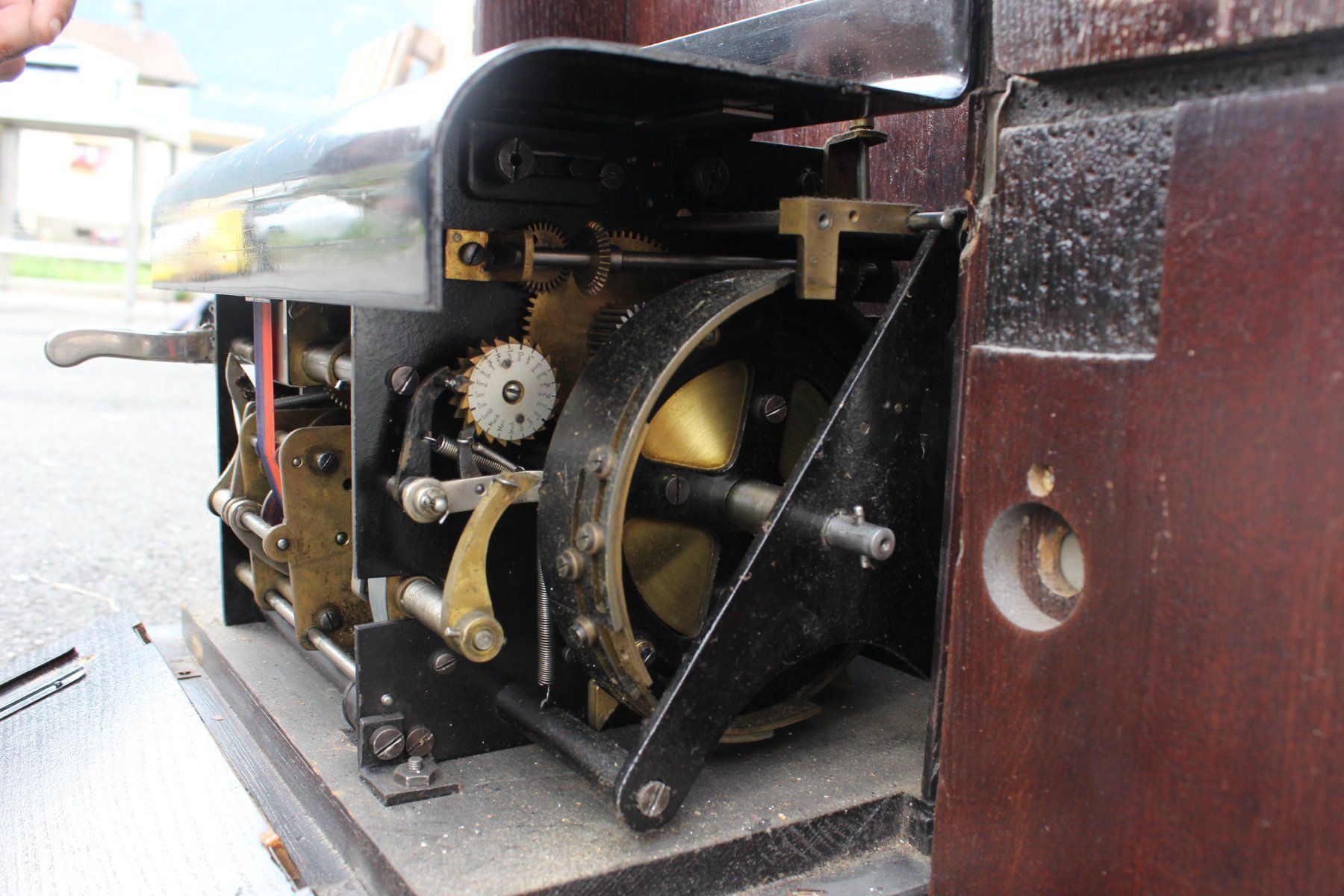Stand- & Wanduhren: Ancienne timbreuse-horloge d'époque – Gebraucht aus St-Léonard von wric48 8