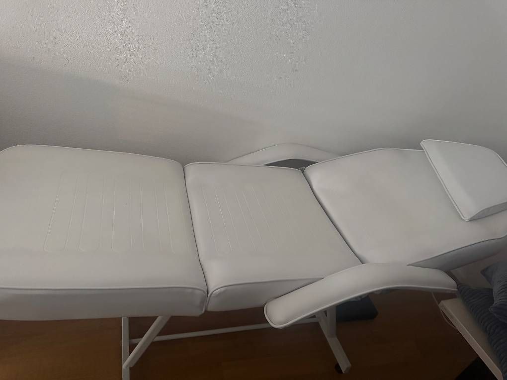 Lettini & sedie per cosmetici: Kosmetikliege in weiss – Usato da Döttingen venduto da nin_8qfr 2