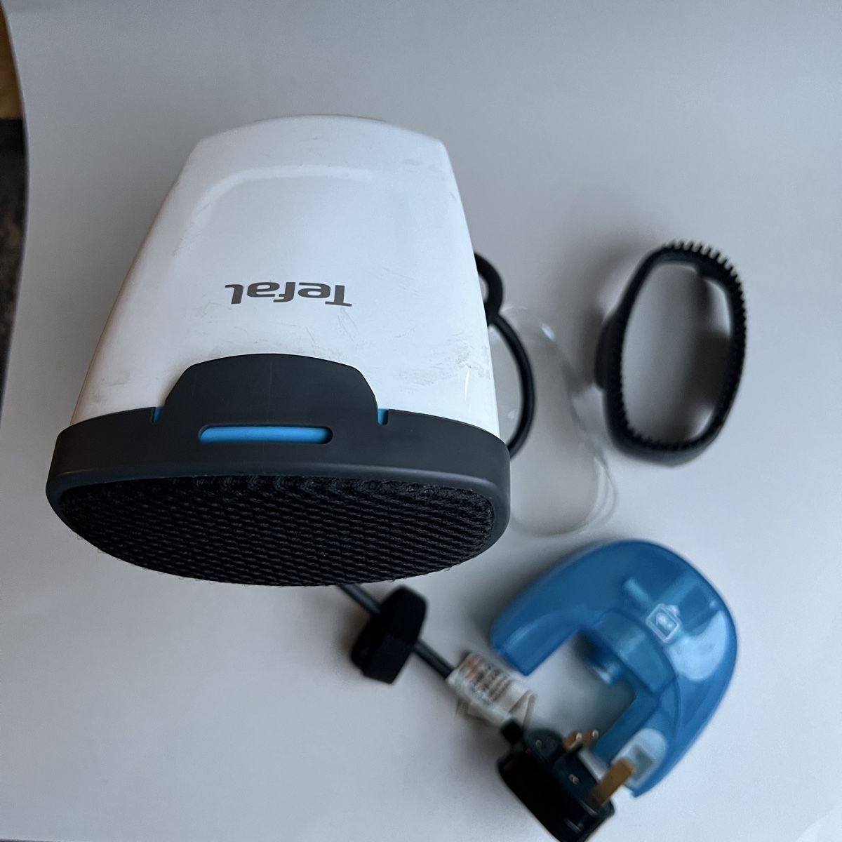 Pulitori a vapore: Tefal Access' Steam Minute Handheld Garment Steamer! – Usato da Genève venduto da Kookiek 1