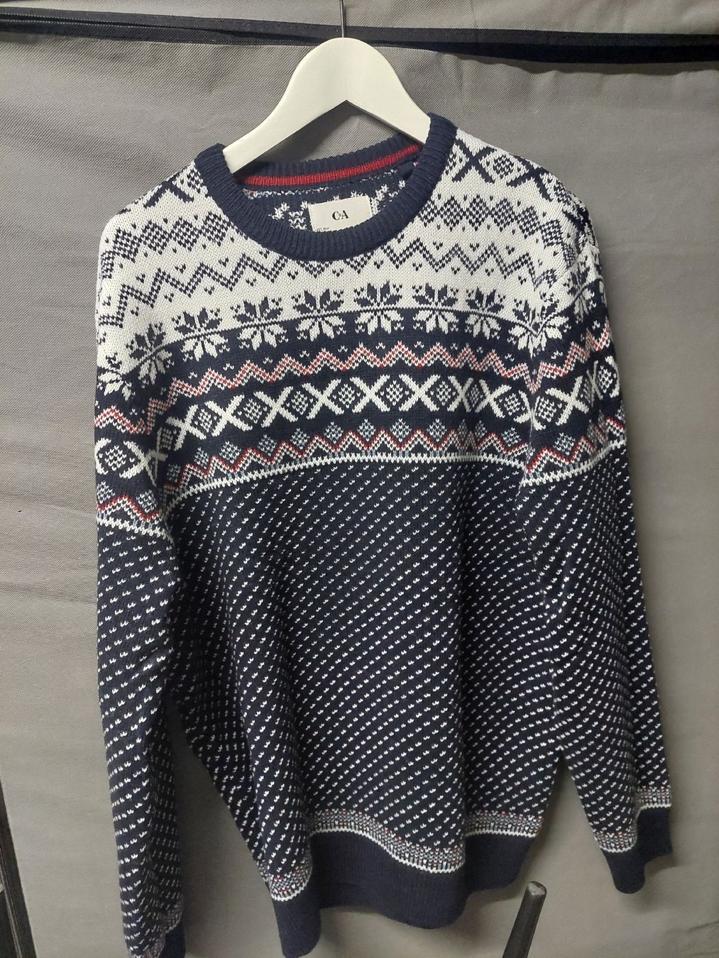 C&A Maglioni & Felpe: C&A Winter Pullover Gr. L mit Schneeflockenmuster, warm & ku – Usato da Sissach venduto da zwwerg
