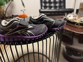 Reebok Kinder Turnschuhe Gr. 25  Schwarz/Lila