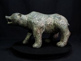 alte Bären Figur aus Bronze mit Silber Verzierungen