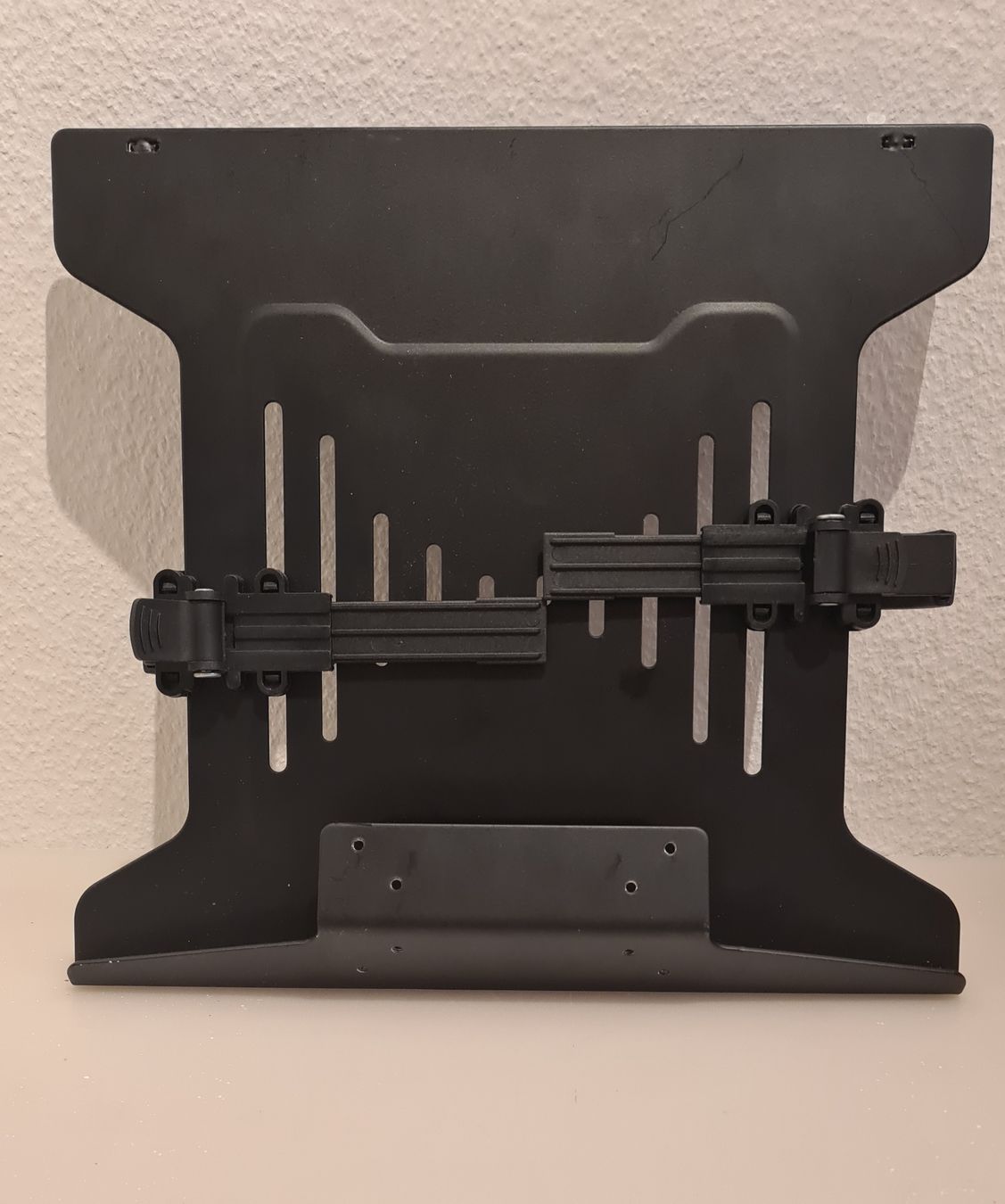 Staffa per monitor: Conecto Monitor Wall Mount – Nuovo (secondo la descrizione) da Wallisellen venduto da Duranduran 1