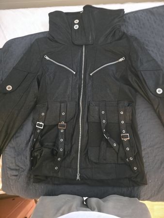 Damen Jacke schwarz mit Reissverschlüssen guter Zustand