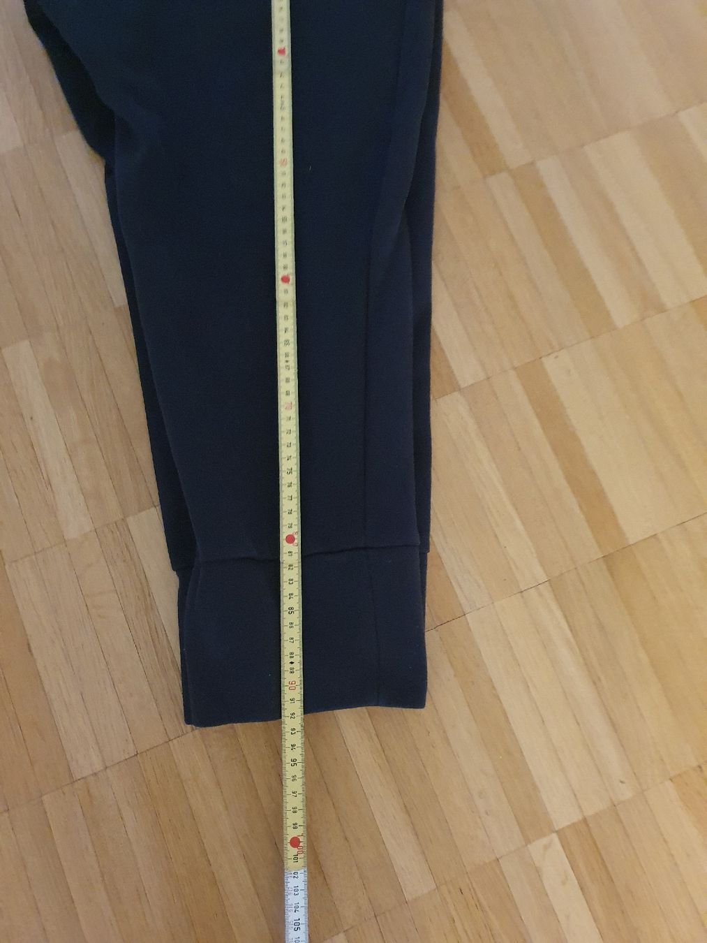 Adidas Hosen: Adidas Trainingshose, Dreiviertel – Gebraucht aus Laufenburg von megane1959 4