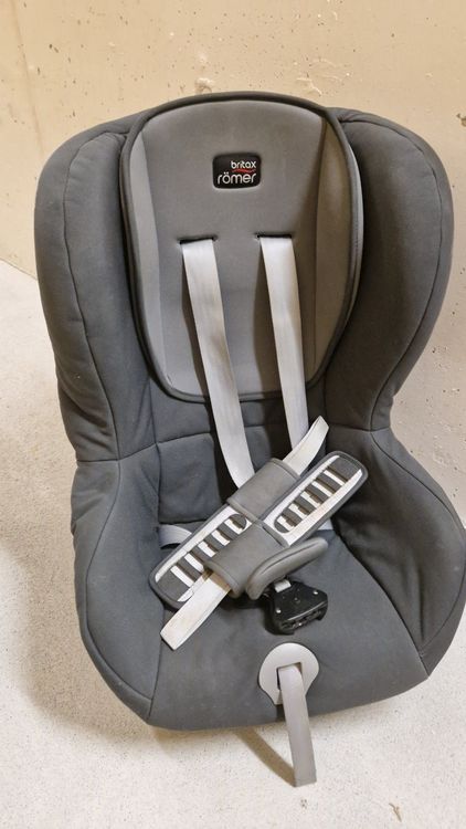 Britax Römer Kindersitz ISOFIX 1