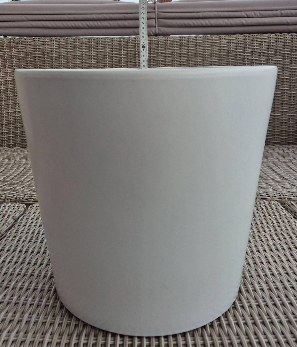 Vasi per fiori: Blumentopf weiss, 36cm hoch, Ø 39cm – Usato da Niederglatt ZH venduto da xmyhslr