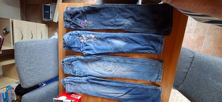 Lot d'habits fille 8 ans (134)