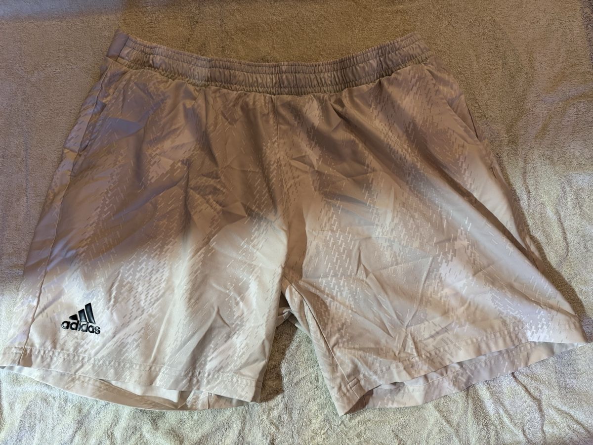 Adidas Pantaloni: Tennishose – Usato da Wettingen venduto da Chuljaa