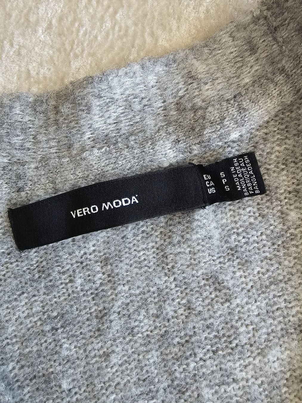 Pullover & Sweatshirts: Strickjacke Vero Moda, grau, Gr.S – Gebraucht aus St.Gallen von amaka01 3