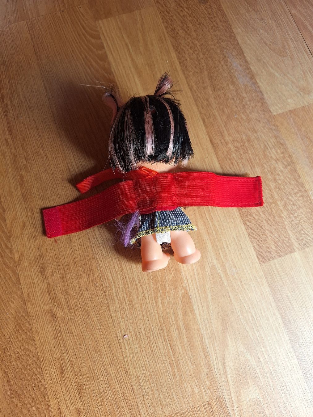 Poupées: Puppe mit Armband – D'occasion à Windisch par loa_ppp2 2