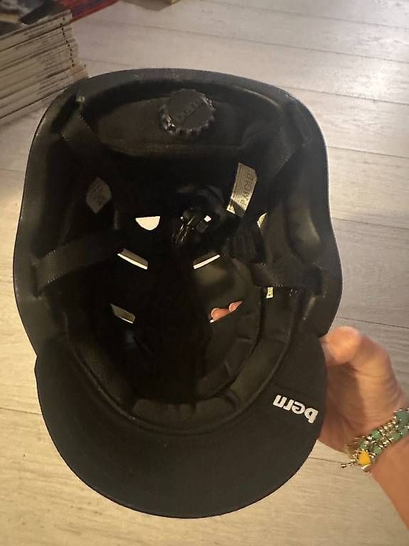 Caschi: Casque jamais utilzer – Usato da Confignon venduto da lynningva 1