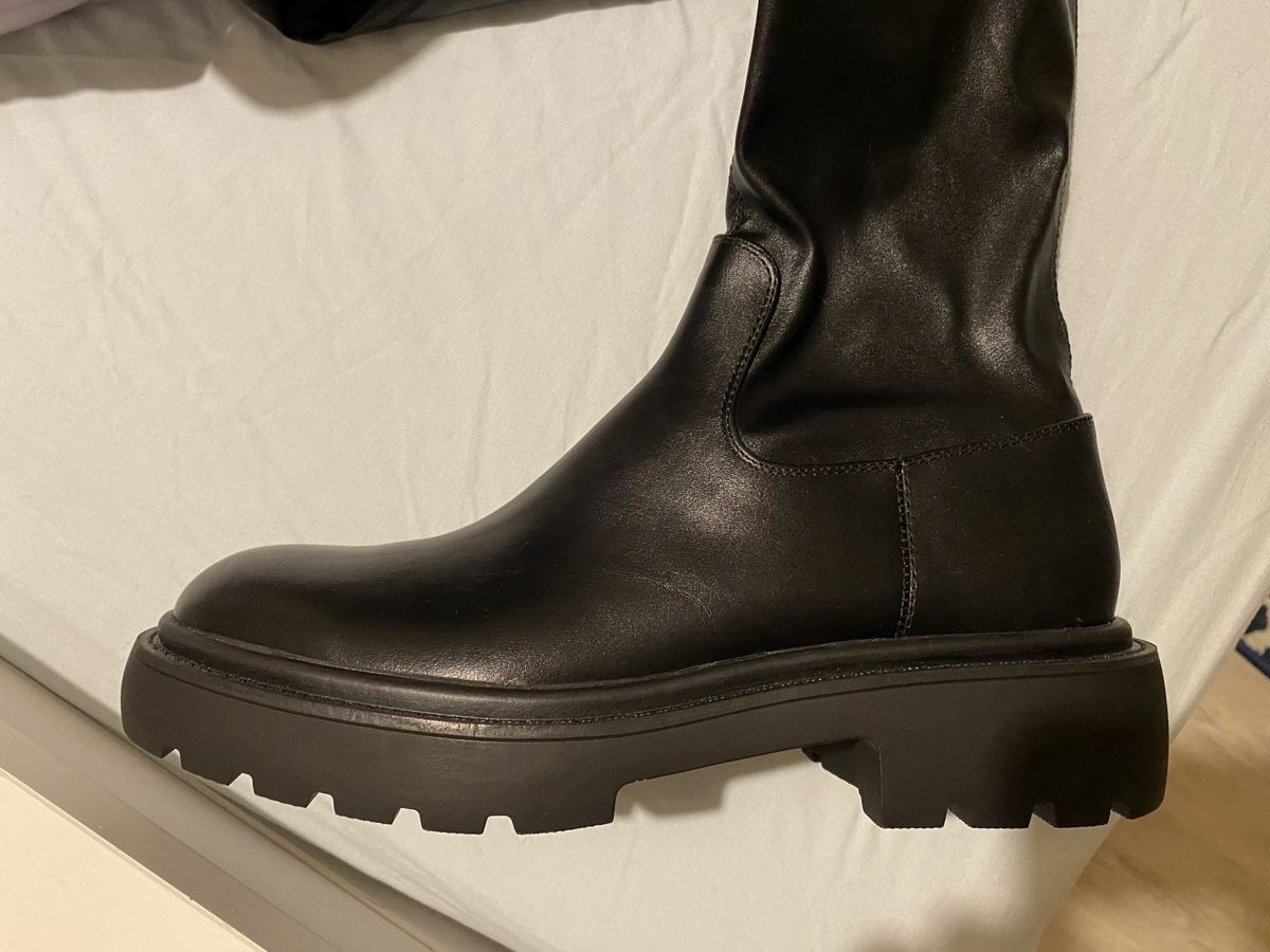 Zara Chaussures femmes: Bottes noires 38 Zara – Neuf (Voir description) à Gorgier par hcaroline4 1