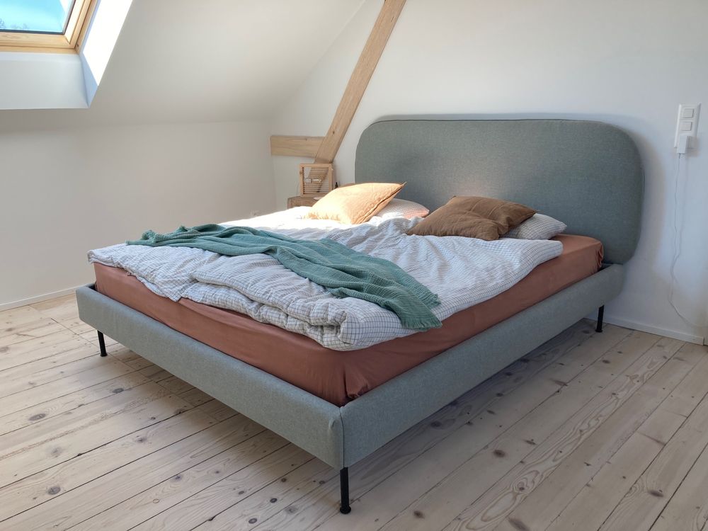 Ikea vadheim deals bed