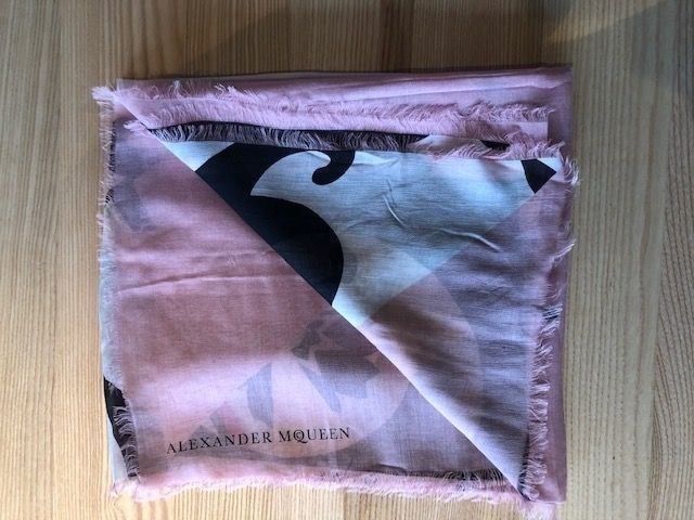 Alexander Mcqueen Foulard & Sciarpe: Pashmine Alexander McQueen – Nuovo (secondo la descrizione) da Davesco-Soragno venduto da dvf_7h6d 3