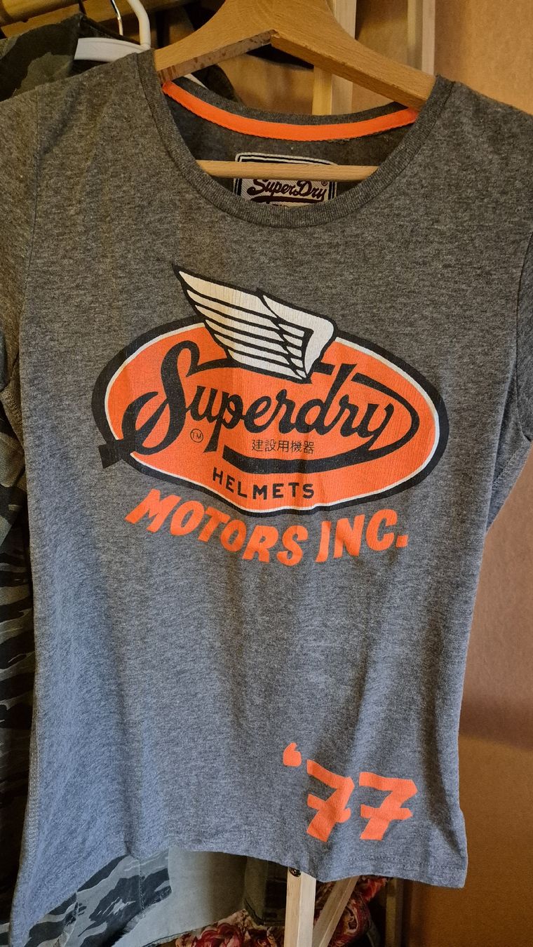 Superdry T-shirt: t-shirt Superdry t. S – Nuovo (secondo la descrizione) da Rolle venduto da pat_n5p5