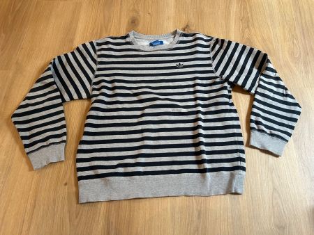 Pull Adidas rayé noir et gris taille M