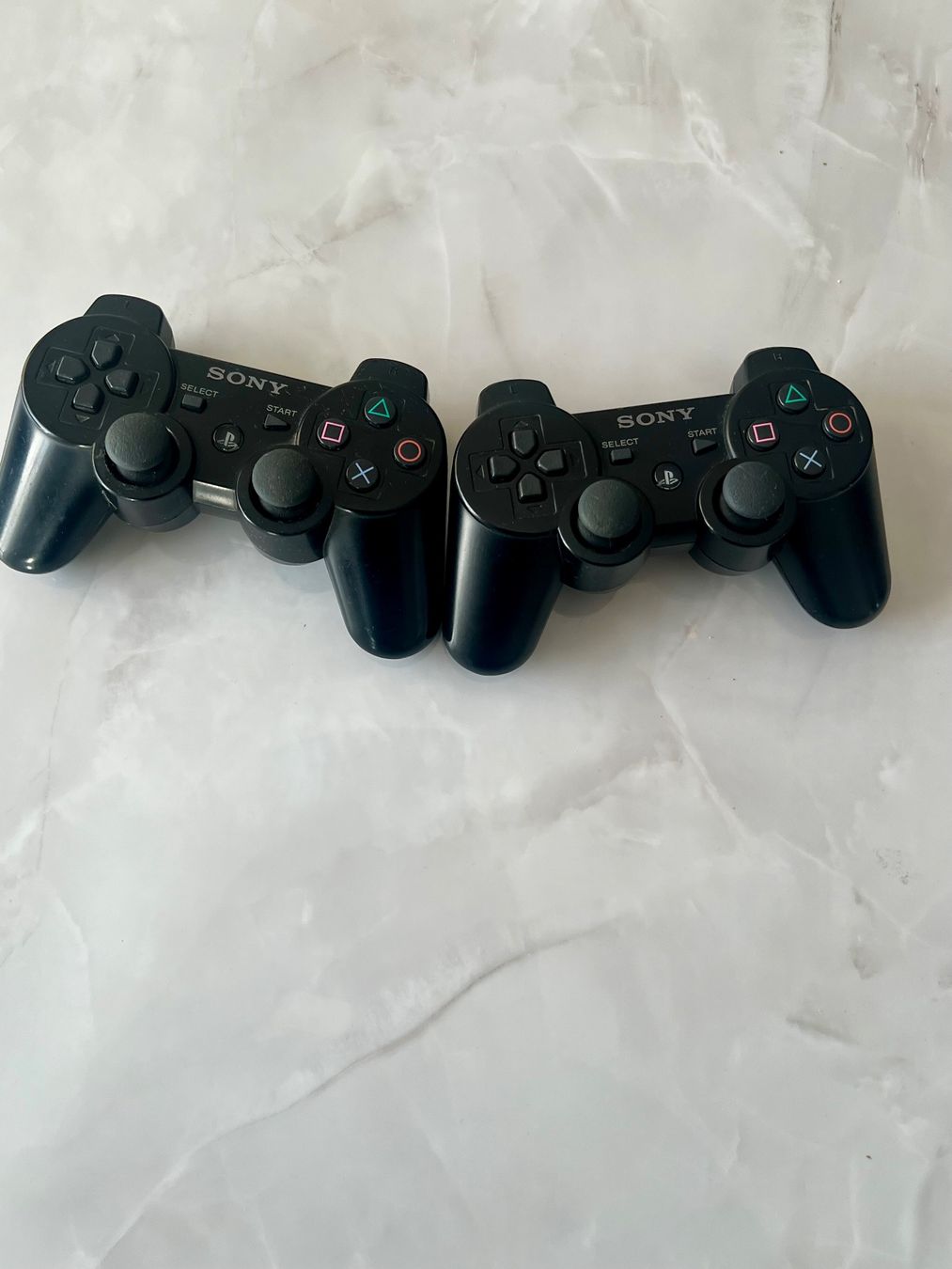 Sony Manettes: 2 stk. PS3 Controllern – D'occasion à Zürich par T.E.B 3
