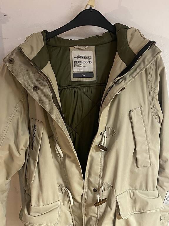 Giacche: Didrikson Damen Winterjacke – Usato da Birsfelden venduto da severinio