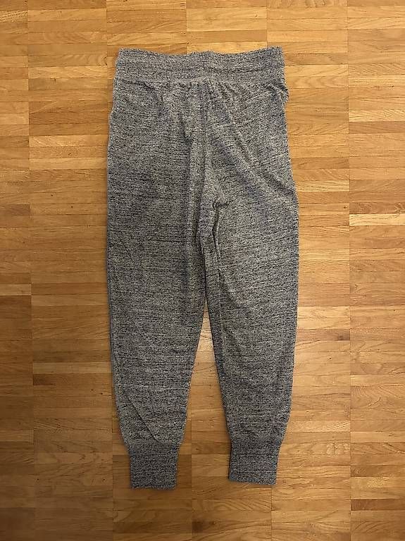 Nike Pantaloni: Nike Hosen XS – Usato da Zürich venduto da PetraBallon 1
