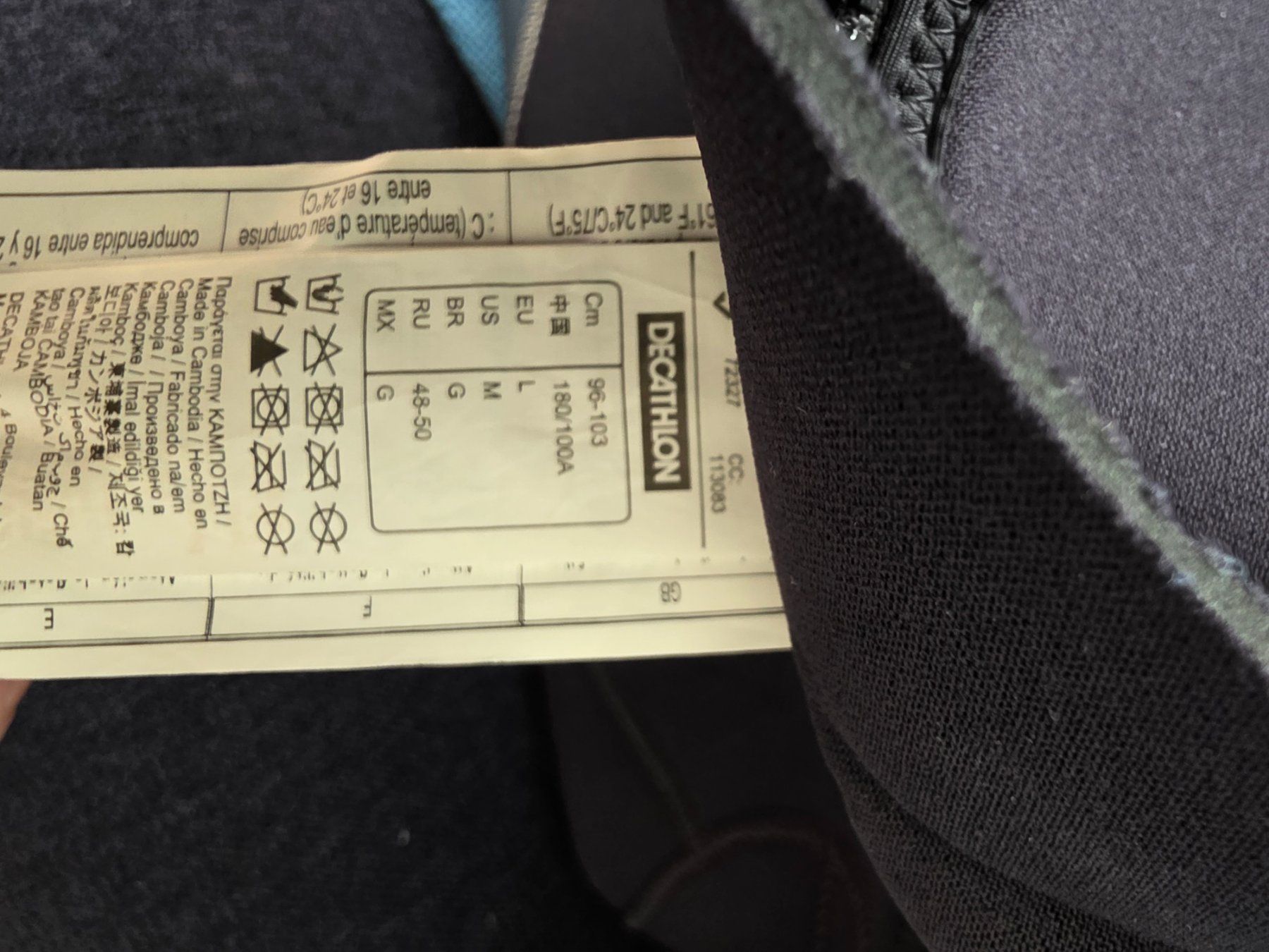 Combinaisons de plongée: Neoprenanzug / Einteiler mit Kapuze Grösse L – D'occasion à Thalwil par Avenir 3