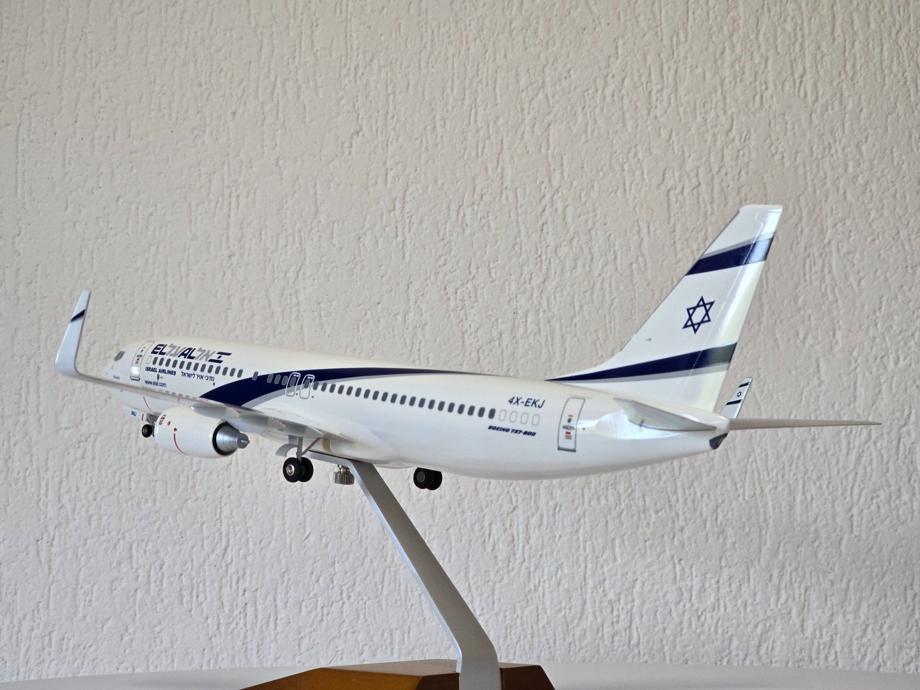 Modellbausätze & Standmodelle: Daron, Sky Marks, SKR 8225, ELAL, Boing 737-800, Vitrine – Neu (gemäss Beschreibung) aus Kloten von Nicola2 4