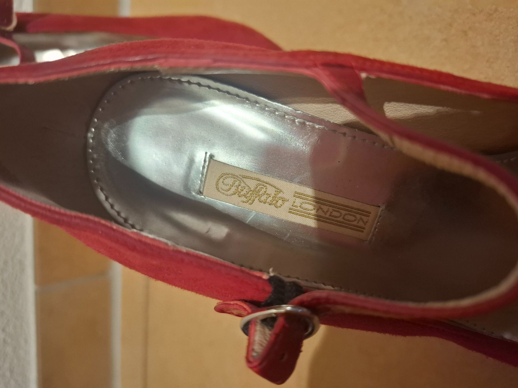 Buffalo Scarpe da donna: Chaussures Buffalo rouges taille 36 – Usato da Echallens venduto da dianitas 1